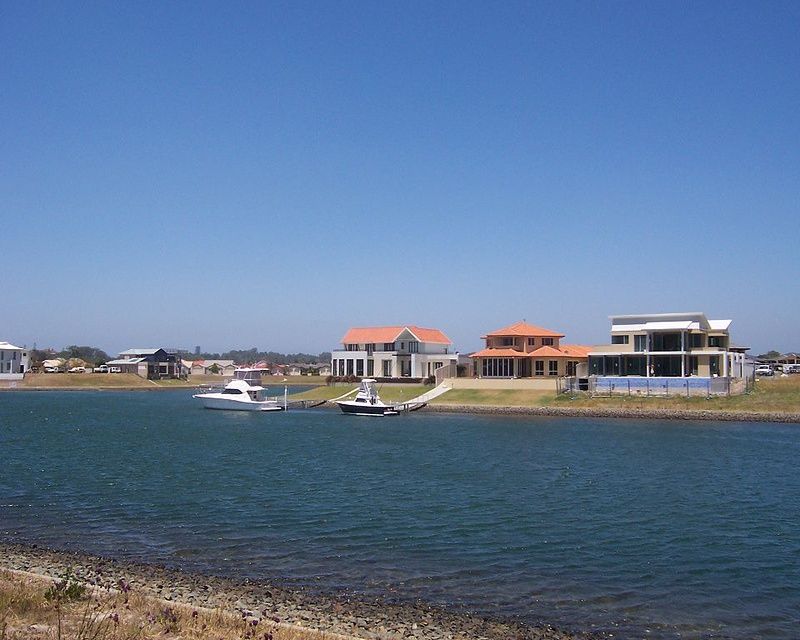 is Aruba safe for beaches and swimming