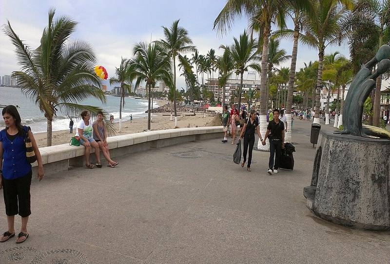 where to stay in Puerto Vallarta: neighborhoods explained