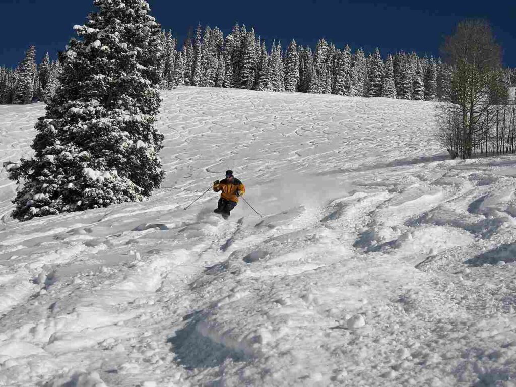 colorado ski towns near Denver